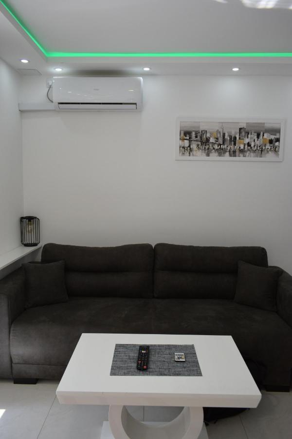 Apartmani K&V Veliko Gradiste Bagian luar foto