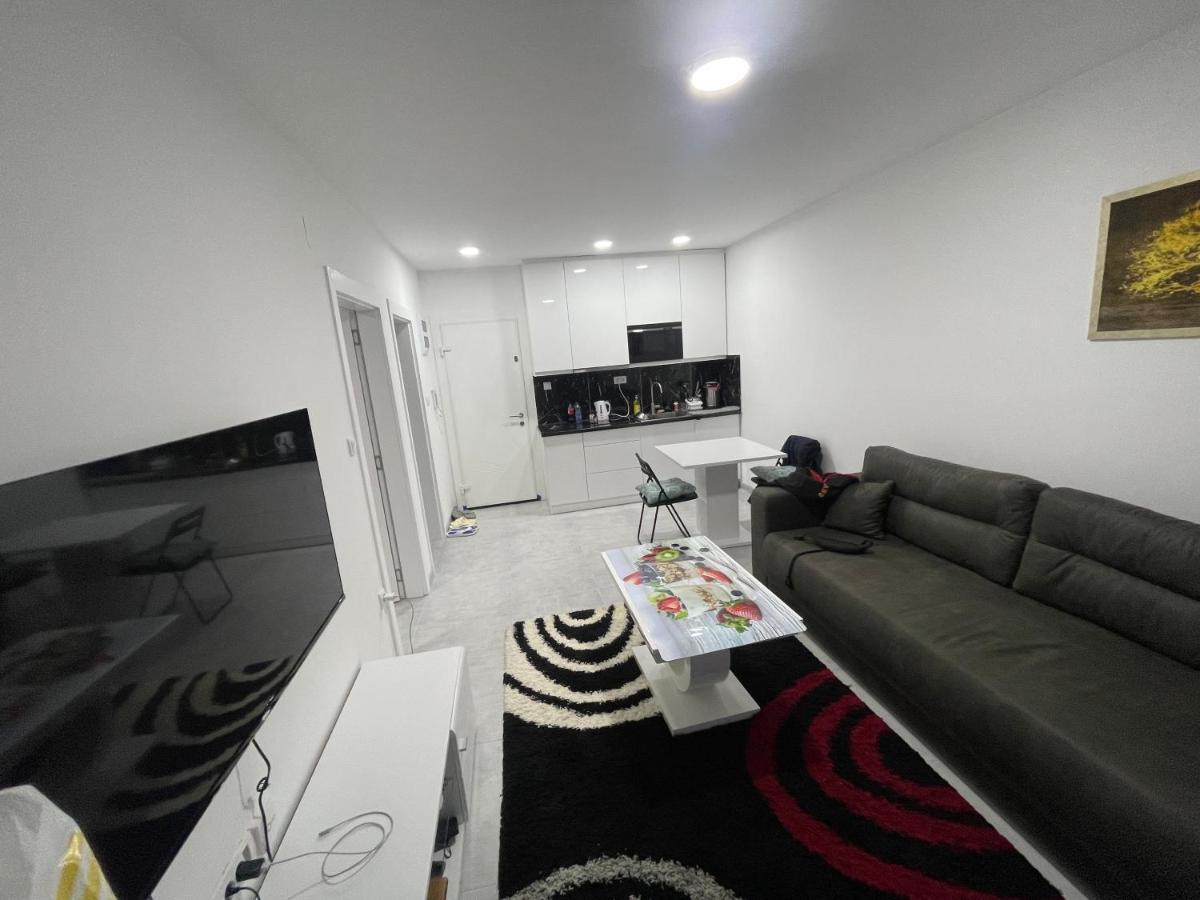 Apartmani K&V Veliko Gradiste Bagian luar foto